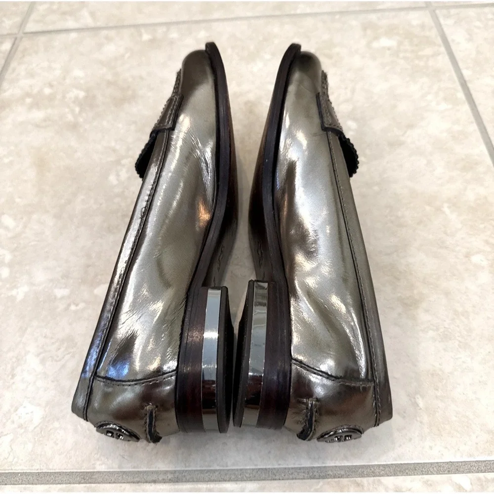 Tory Burch Clayton Anthracite Loafers Size 8.5 Silver Gray Patent Leather Career
